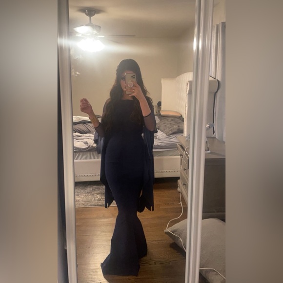 Chiara Boni La Petite Robe Kacey Illusion-Sleeve Cape Gown - Picture 3 of 3